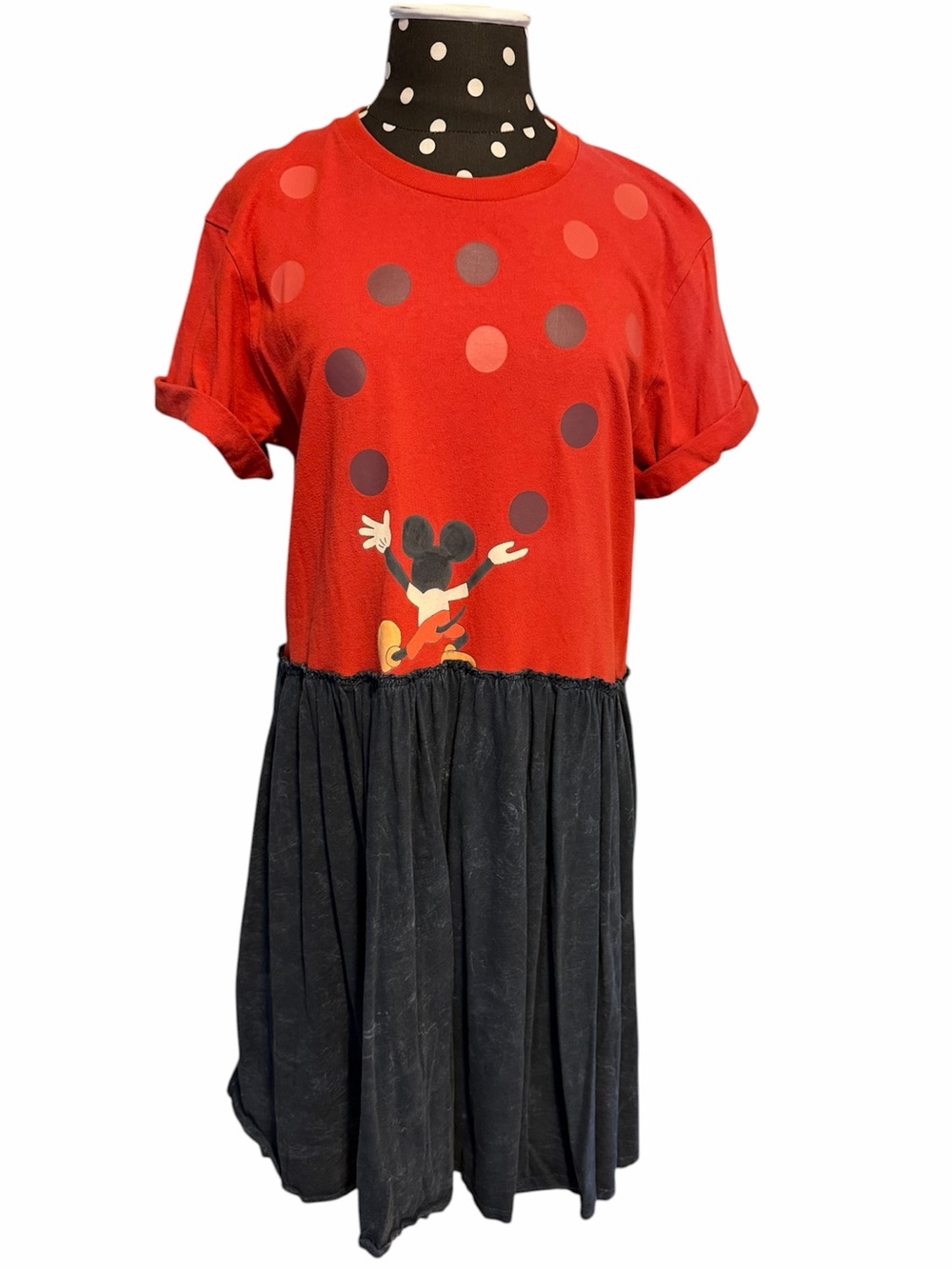 Mickey juggling midi dress
🎸The Remix Collection 🥁